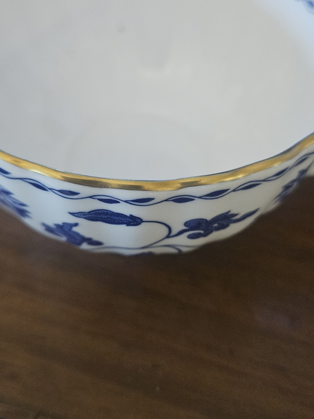 4 Spode White and Blue Floral Porcelain Teacups with Gold Trim - Picture 8 of 9